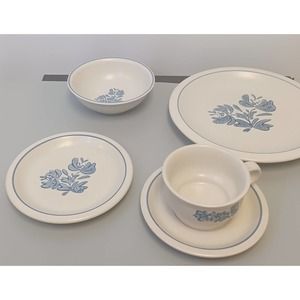 Pfaltzgraff Yorktowne Stoneware Dinner Set
